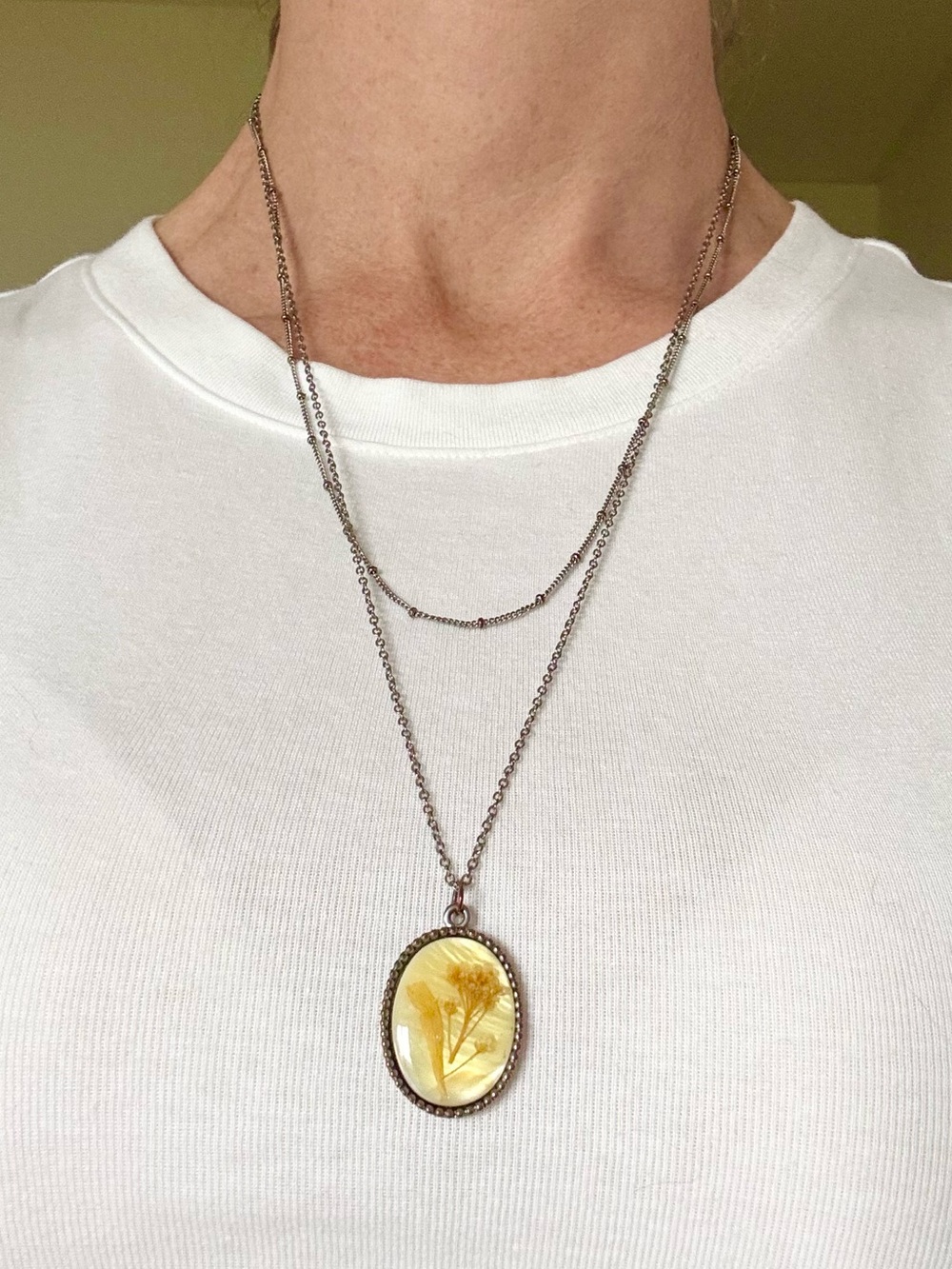 ANTHROPOLOGIE double chain boho necklace with pressed flower pendant